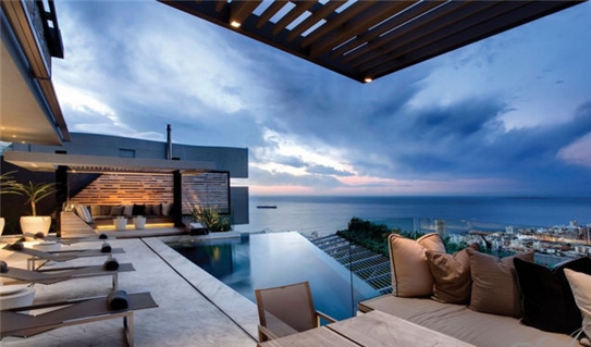 現(xiàn)代超豪華別墅設(shè)計(jì)